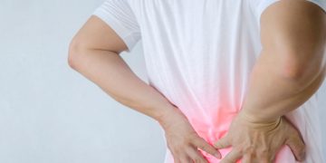 Mal di schiena, saper distinguere il dolore da sforzo o sedentarietà da uno stato infiammatorio cronico