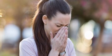 Allergie respiratorie, con i temporali aumenta l’asma da pollini