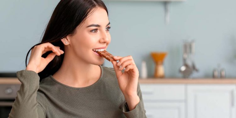 L’elisir della felicità? 30 grammi di cioccolato fondente al giorno