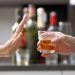 Alcol: bere ogni giorno invecchia e riduce il cervello