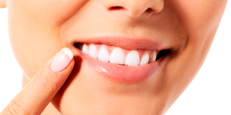 Salute dei denti: i 4 campanelli d’allarme da non sottovalutare