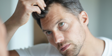 Acqua minerale: uno dei segreti di bellezza più antichi per i capelli