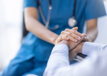 Le Cure Palliative: Oltre la Semplice Gestione del Dolore, una Cura Completa e Umanizzante